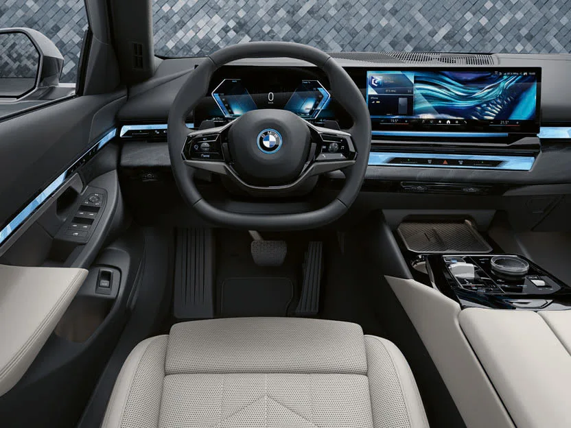2023 07 12 Bmw Mena 5 Series Interior