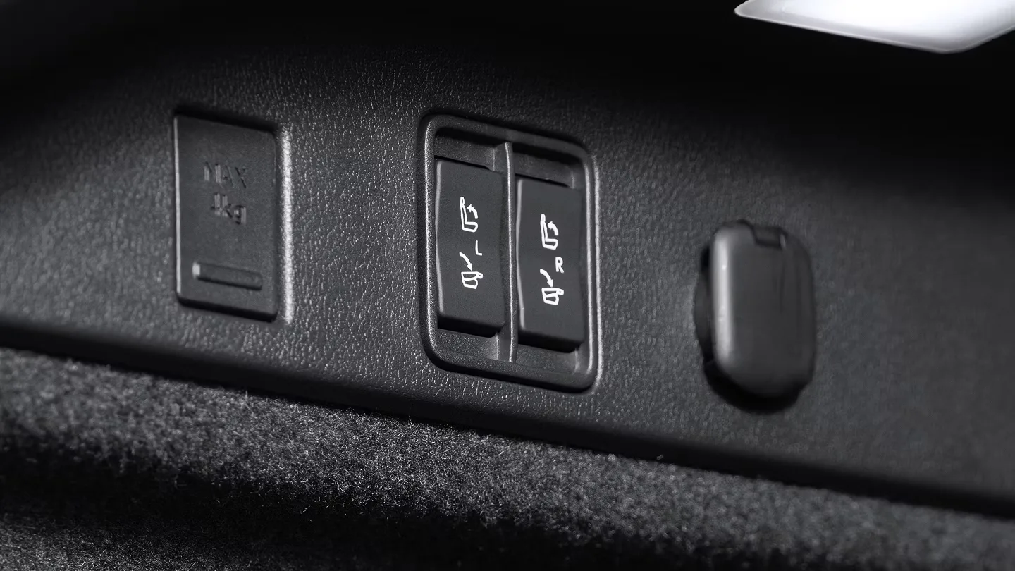 Lexus Rx Gallery Conveniences 8 Desktop 1440x810 Lex Rxh My26 0018 01