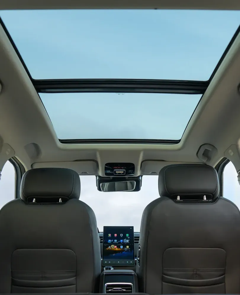 Large Interior 1 045d70835b