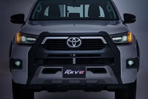 Rocco Exterior Premium Black Trapezoidal Front Grille