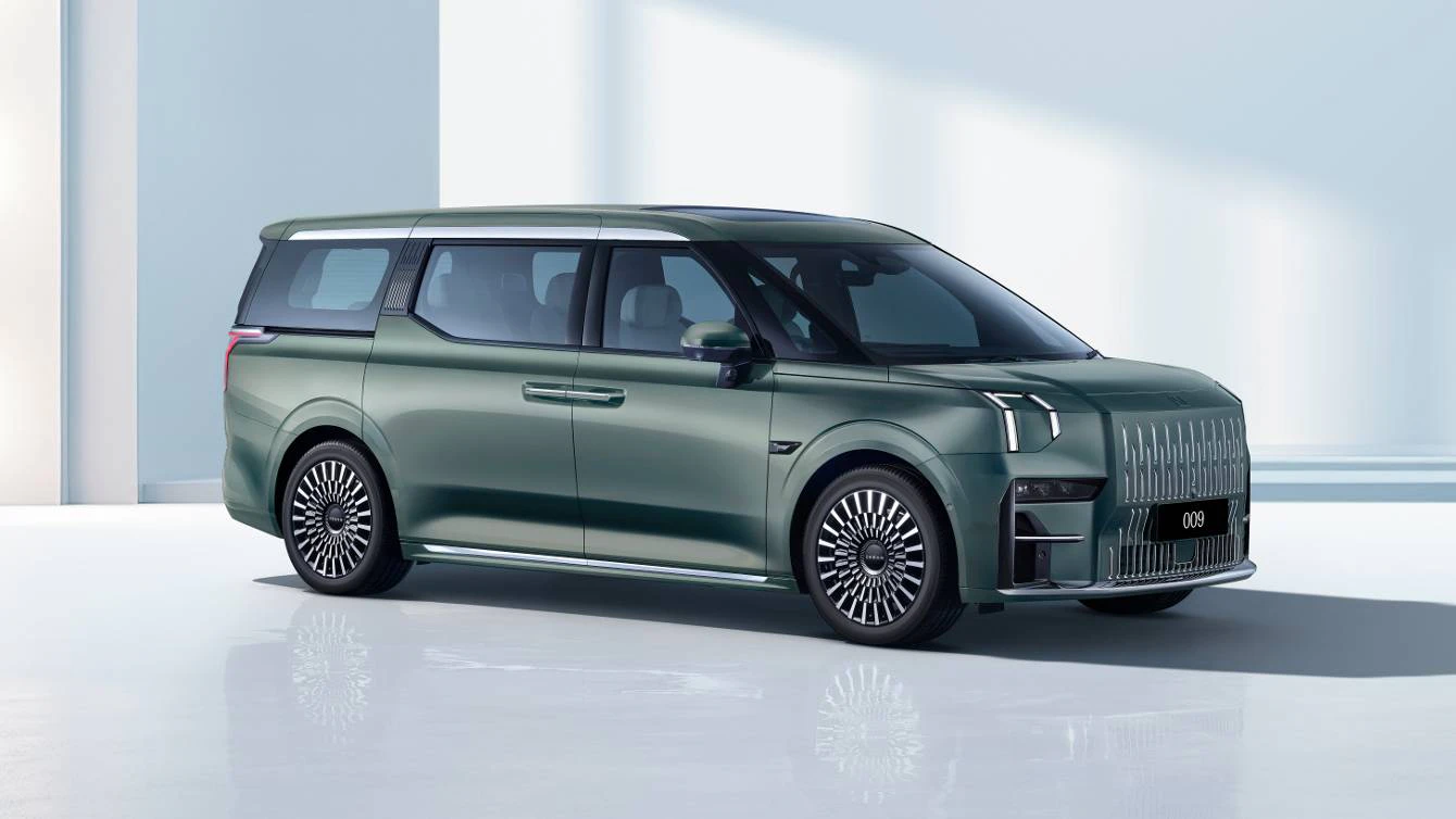 1732186533 Green Rhd Zeekr 009 Right 45